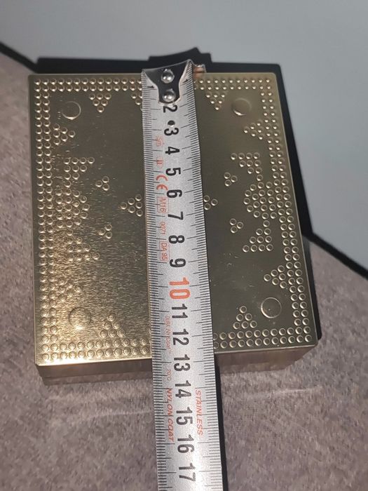 Металлическая коробка