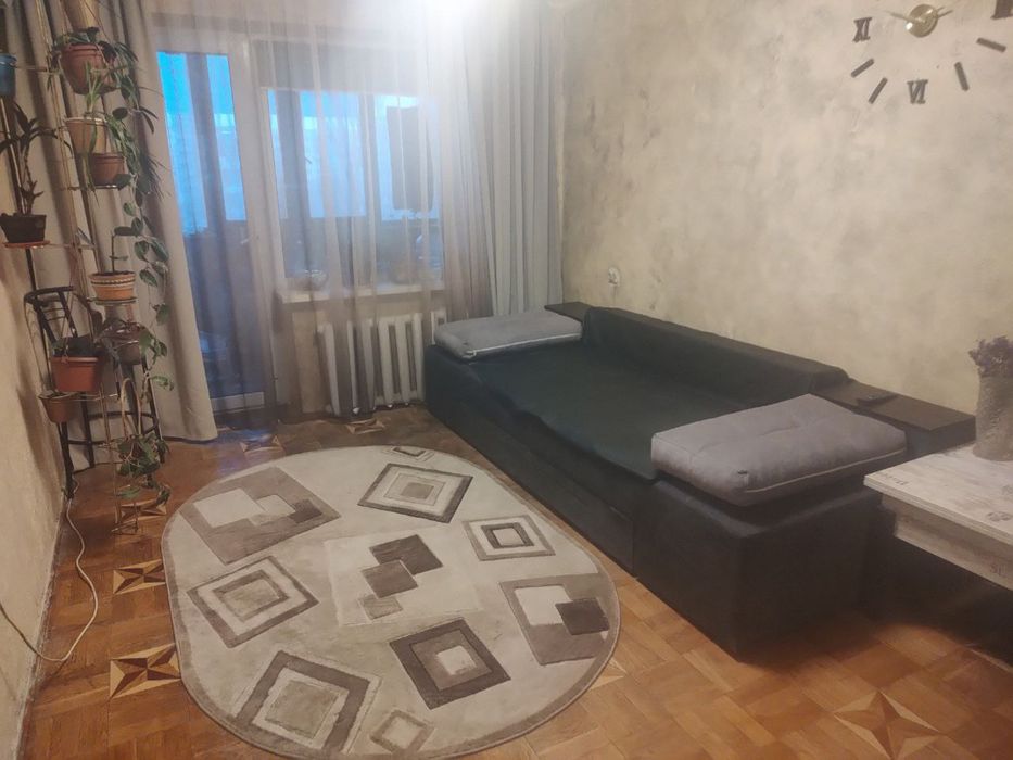 Здаєтся одна кімната в двох кімнатній квартирі