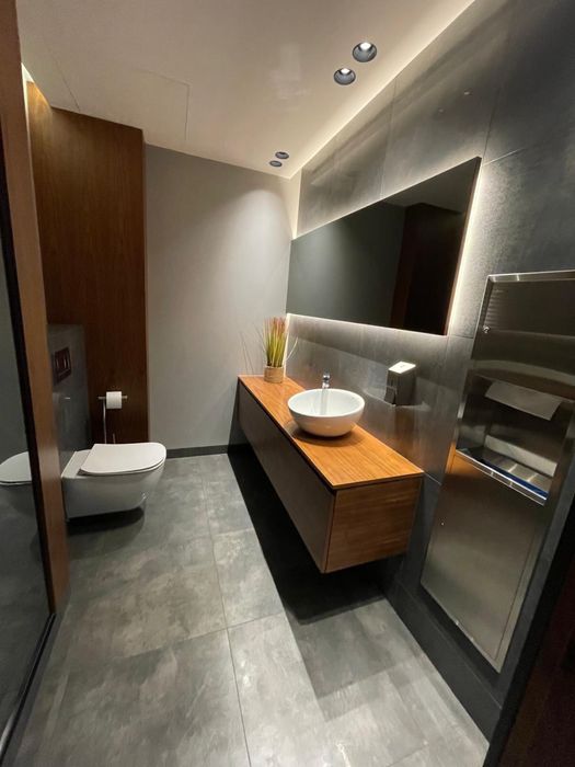 **OGŁOSZENIE: Wynajem przestrzeni  Biurowej I MAGAZYNOWEJ**