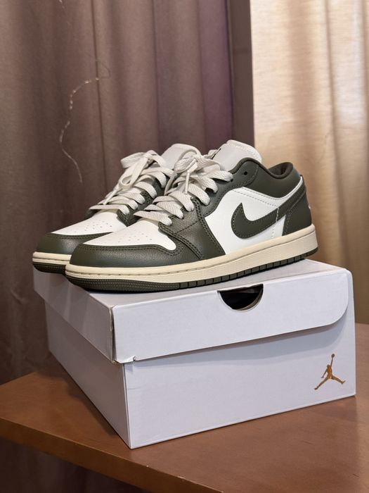 Nike jordan low оливковые 23см
