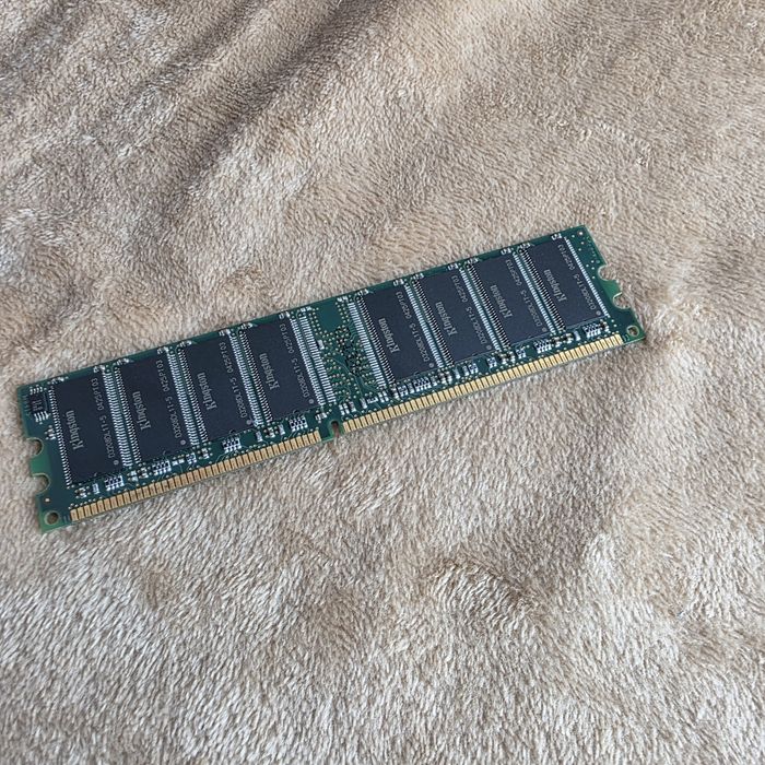 Pamięć RAM Kingston 512MB DDR 400MHz (PC3200) | KVR400X64C3A/512