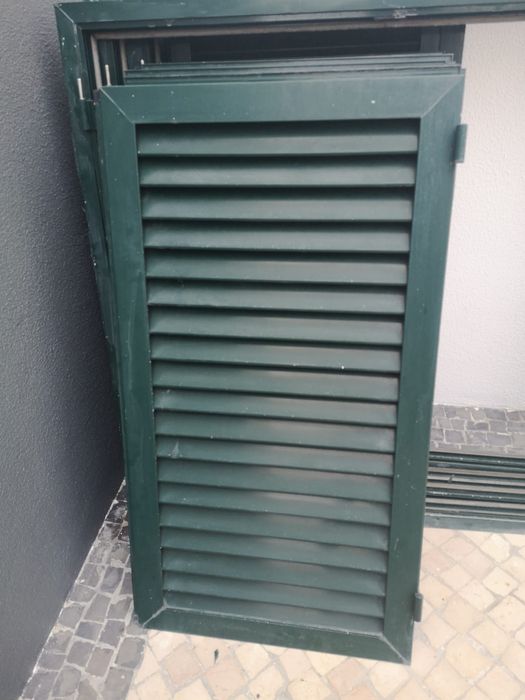 Portadas de alumínio verdes