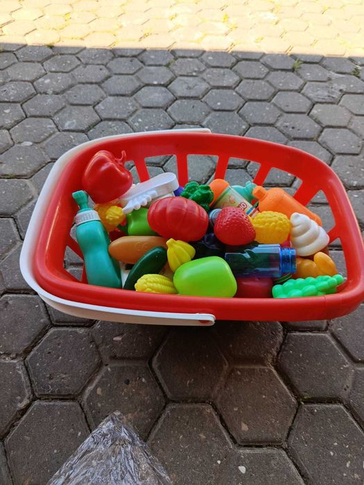 50 peças de brincar + cesto