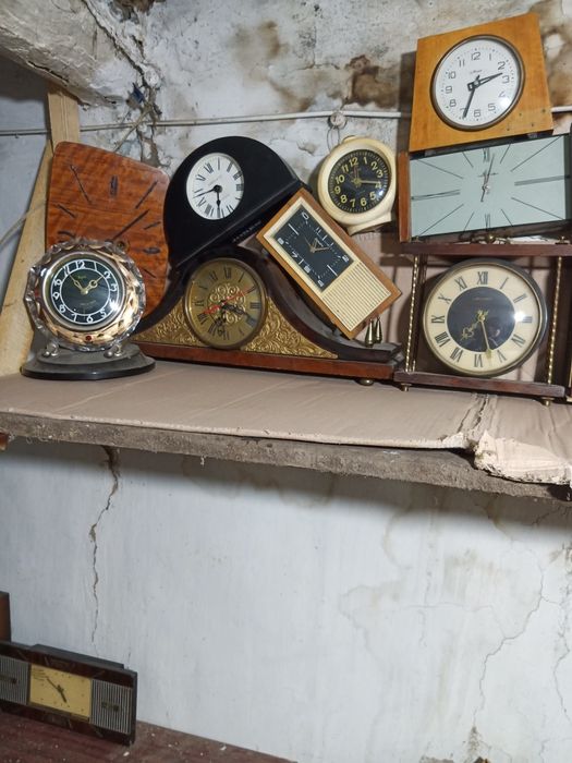 Часы настольные ..