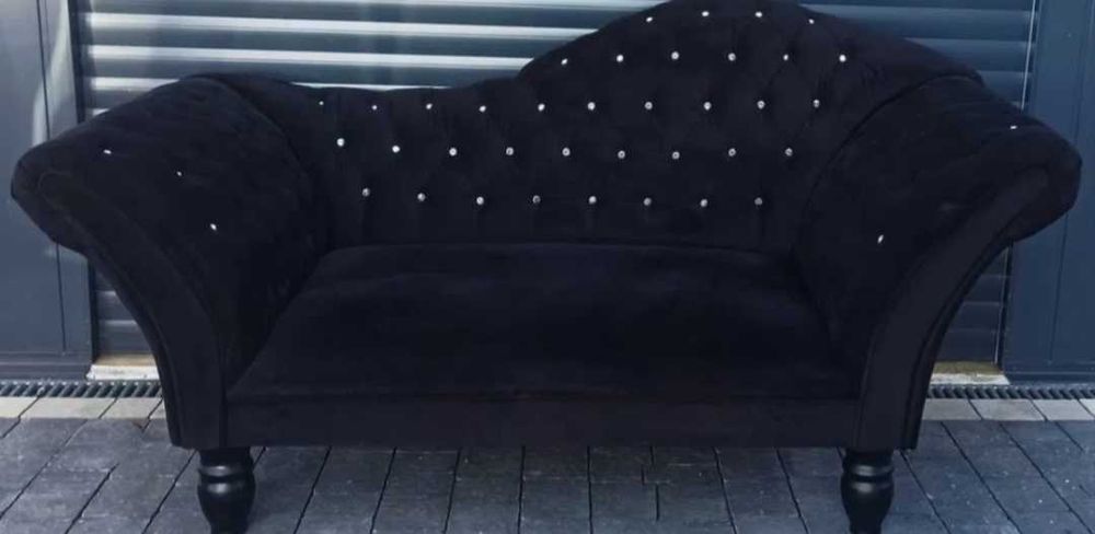 Sofa czarna kanapa Glamour wypoczynek cyrkonie pikowana chesterfield