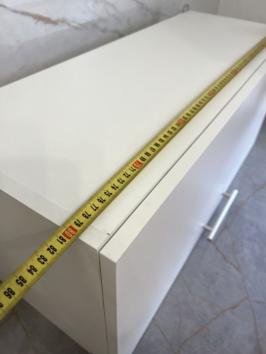 Тумбочка біла