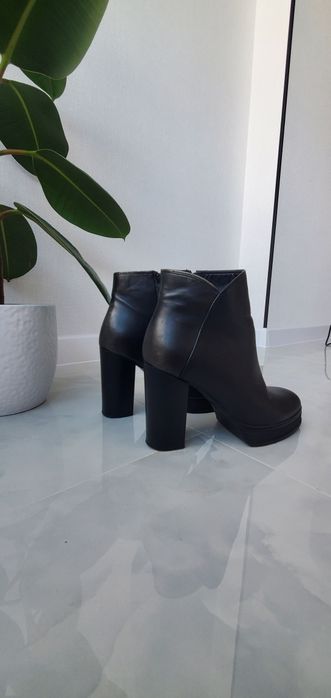 Ботинки, черевики  жіночі шкіряні розмір 37-38