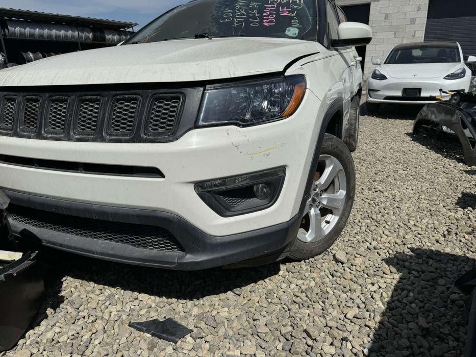 Фара бампер крило капот двері Jeep Compass 2017-2021