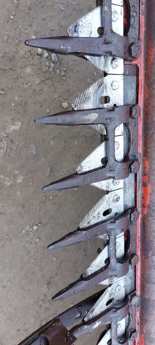 Зернозбиральний комбайн Massey Ferguson 440 3.м