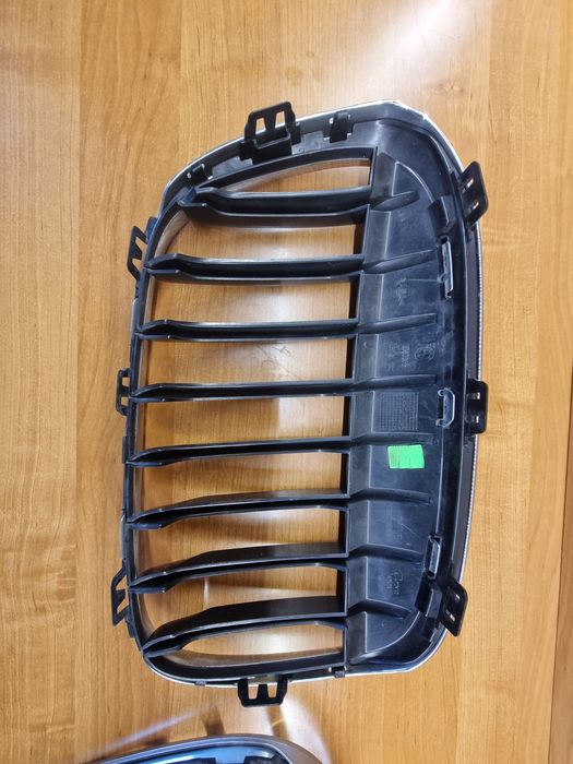 Grill Atrapa Nerki Zderzaka BMW X1 F48 nr 7383363 7383364