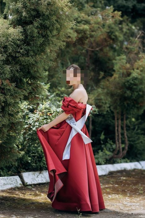 Продам випускну сукню