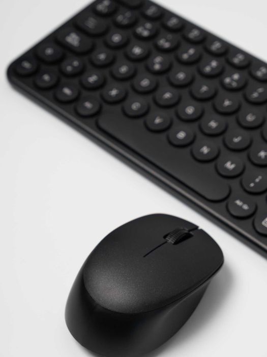 Spanish Keyboard with Mouse; Wireless.428962692381419521
