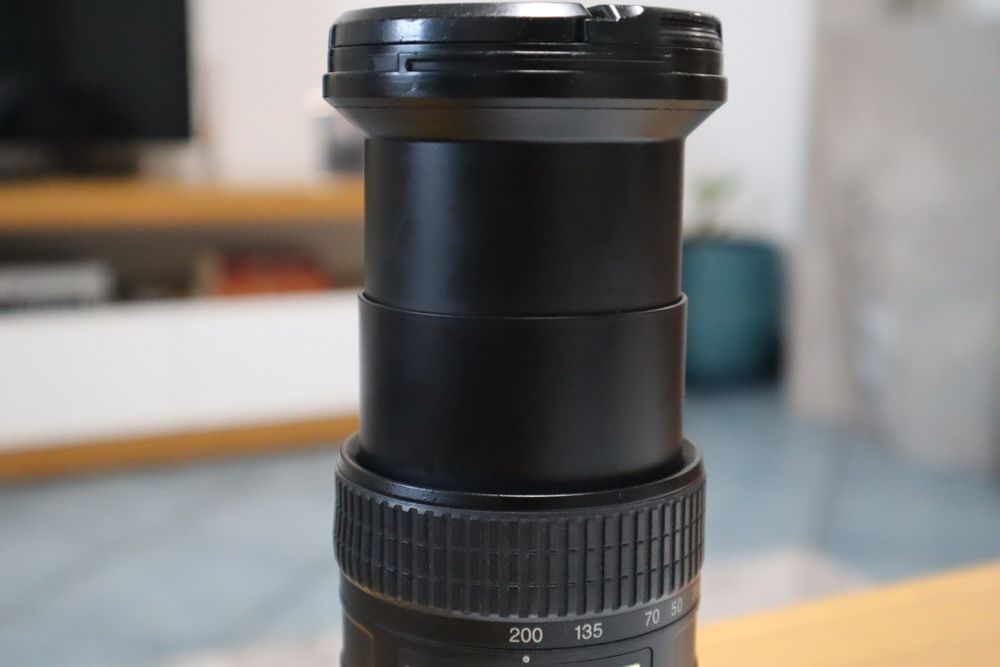 Nikon AF-S DX 18-200mm F/3.5-5.6 ED VR
