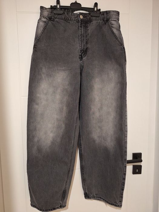Spodnie baggy jeansy marki Bershka