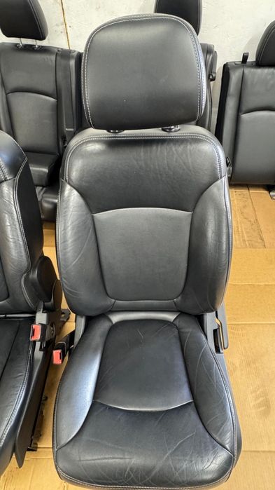 Fiat Freemont KOMPLET FOTELI 7 osobowy tapicerka WNĘTRZE
