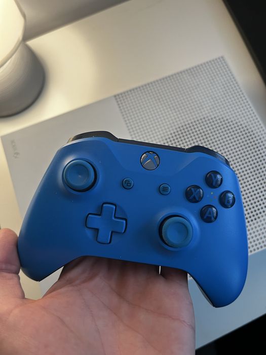 Xbox one s 1tb.