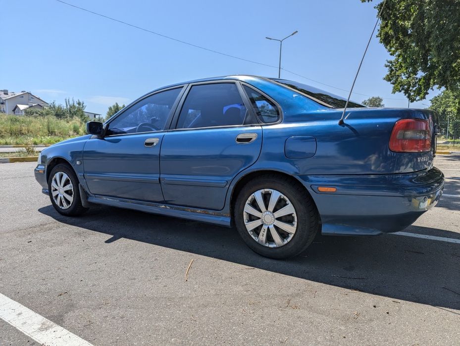 Авто Volvo S40, 1998