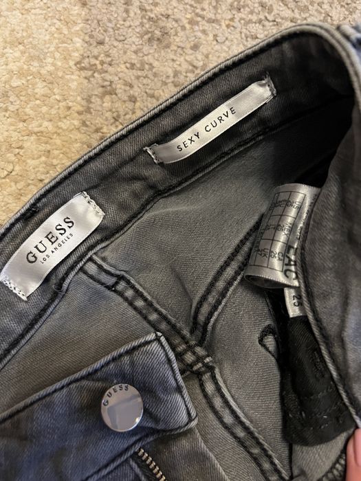 Jeansy Guess 25 szare z przedarciami damskie