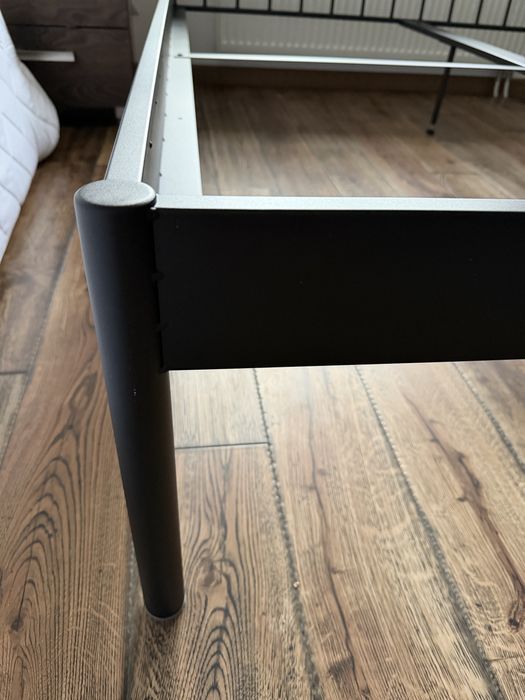 Łózko sypialniane (rama) 180 x 200