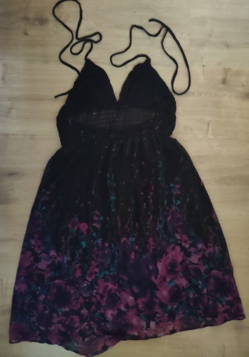 Letnia sukienka idealna na plażę