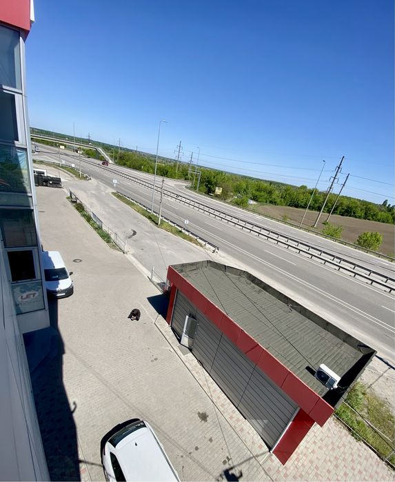 Продаж комерційного приміщення. Бізнес центр. Земельна ділянка