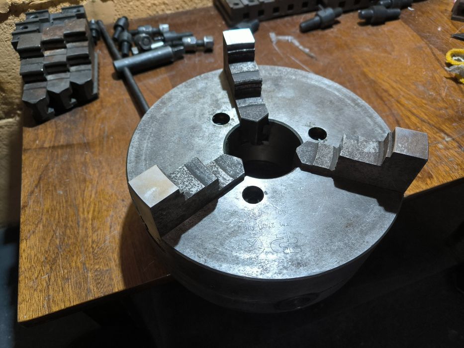 Токарный патрон на 250 шаг 10.