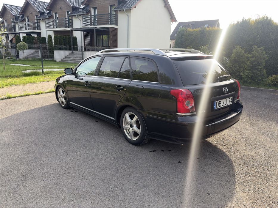 Toyota Avensis 2.2 dcat 177km 2006