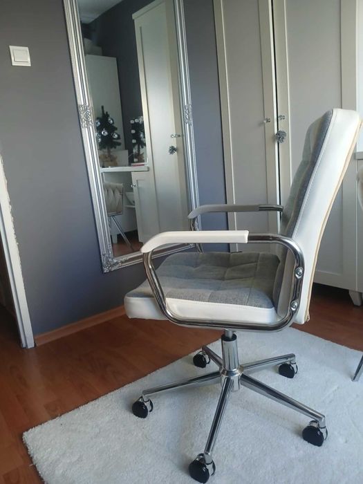 Fotel, krzesło obrotowe biurkowe