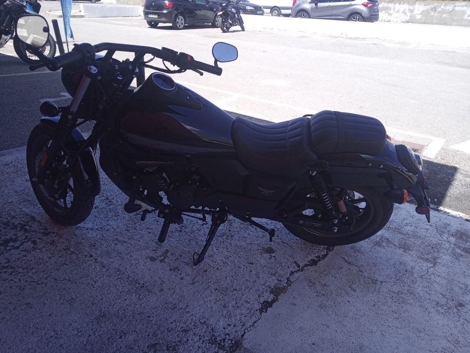 UM COMANDO RENEGADE 125