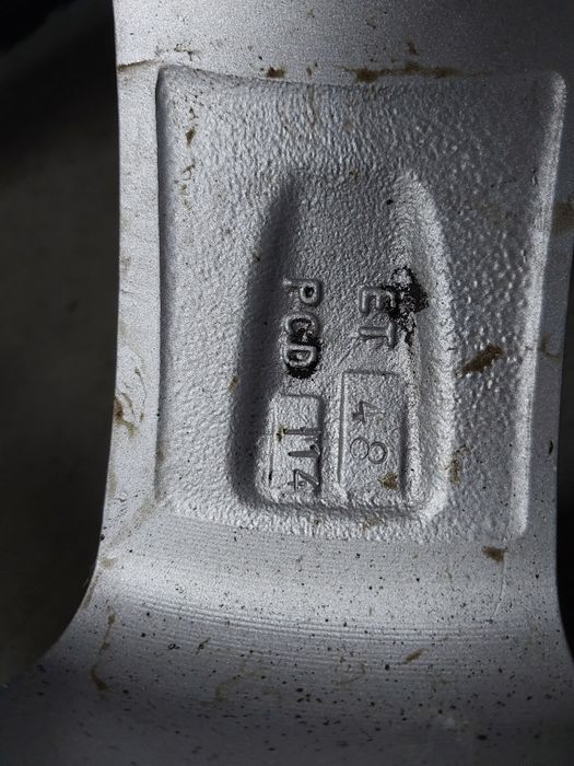 Opony zimowe z felgami