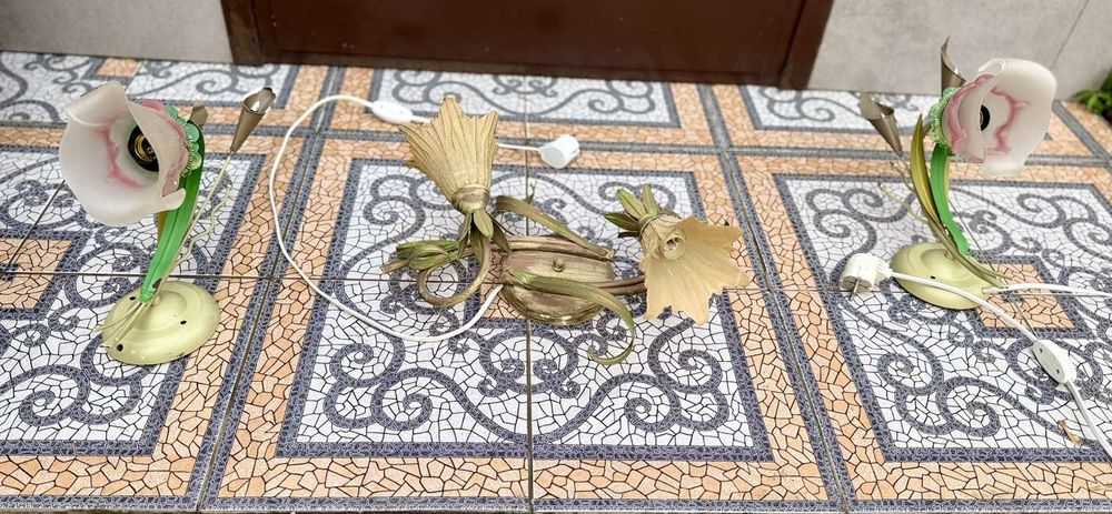 Комплект: 3 світильники. Люстра і 2 бра у гарному стані. (Светильники)