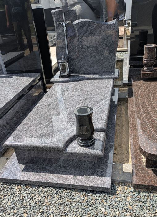 Nagrobek pomnik granitowy orion 90x190 montaż przed 1 listopada