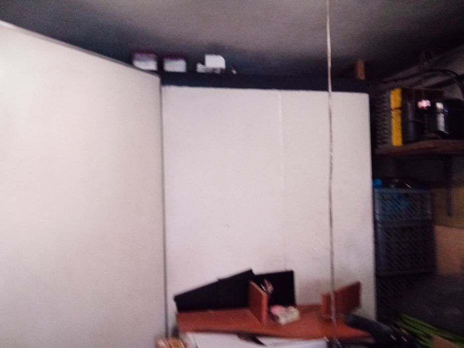 Câmara frigorífica industrial com uma porta