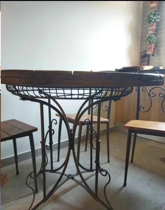 Mesa de madeira 4 cadeiras