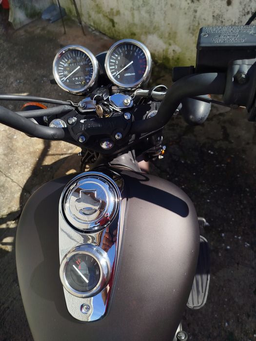 Vendo moto 125 a trabalhar bem