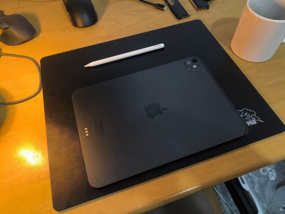 iPad 11 pro m4 com acessórios