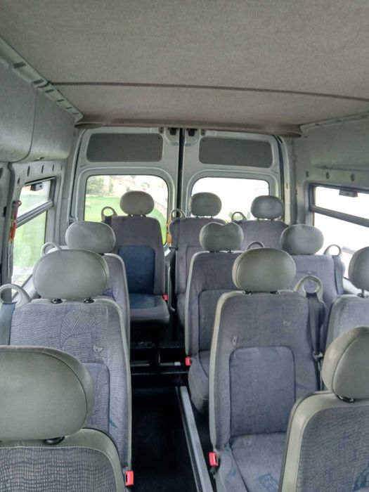 Autocarro minibus 16 lugares