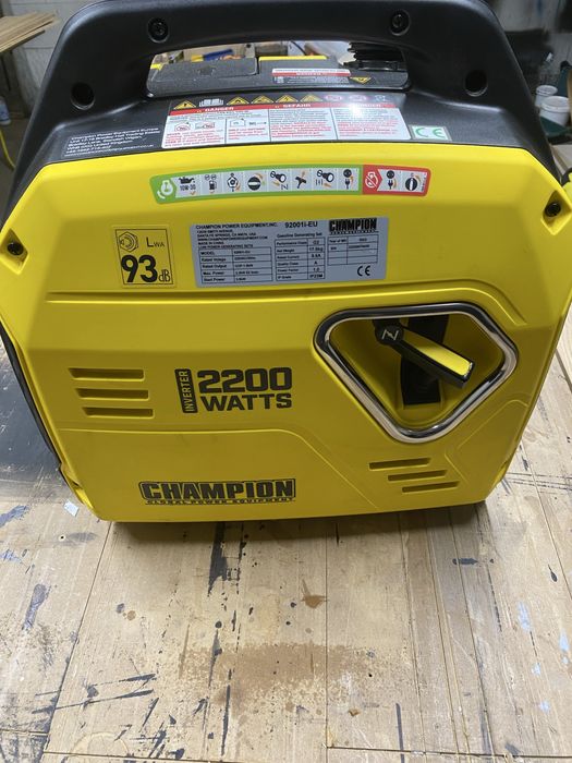 Генератор інверторний champion 2200