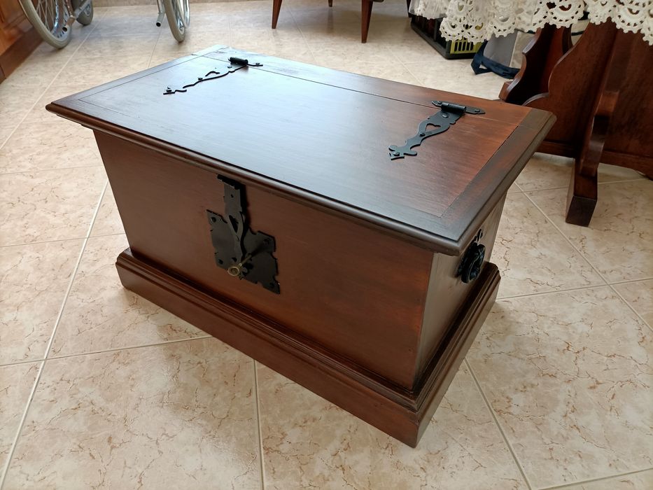 Baú antigo restaurado