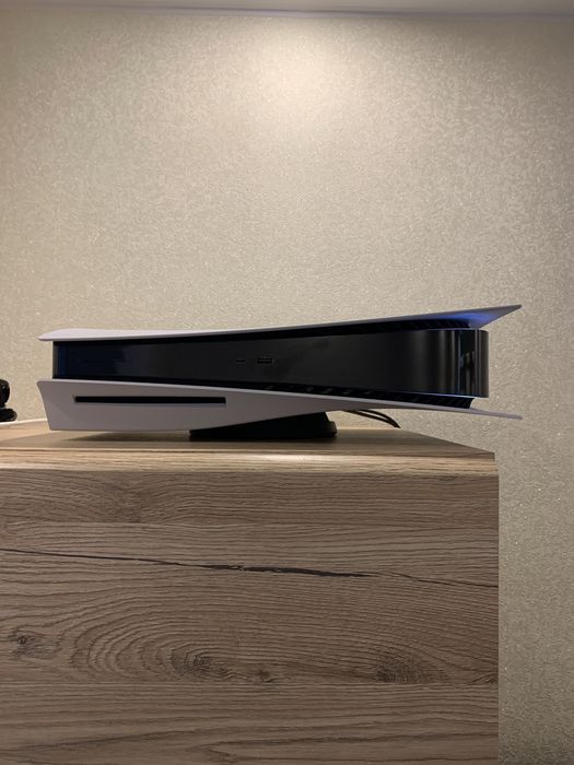 PlayStation 5 Disc Edition у відмінному стані