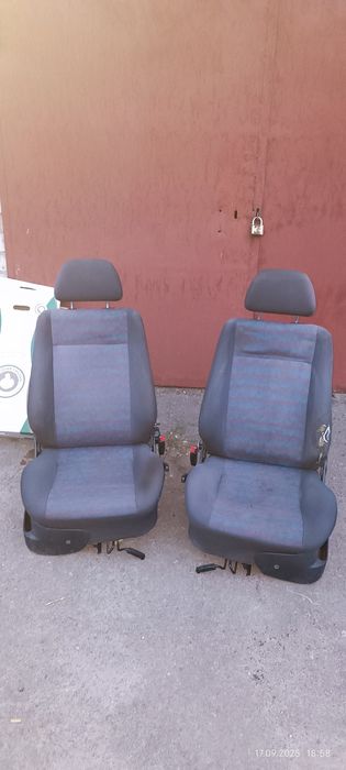 Сиденья гольф 3 откидные ( кузов купе)