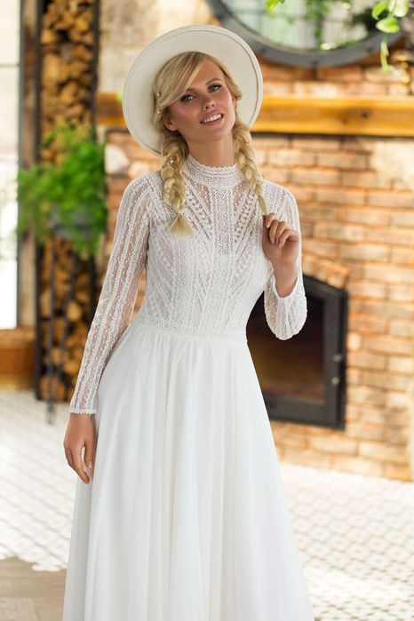 Весільна сукня Devi A-line з високим коміром