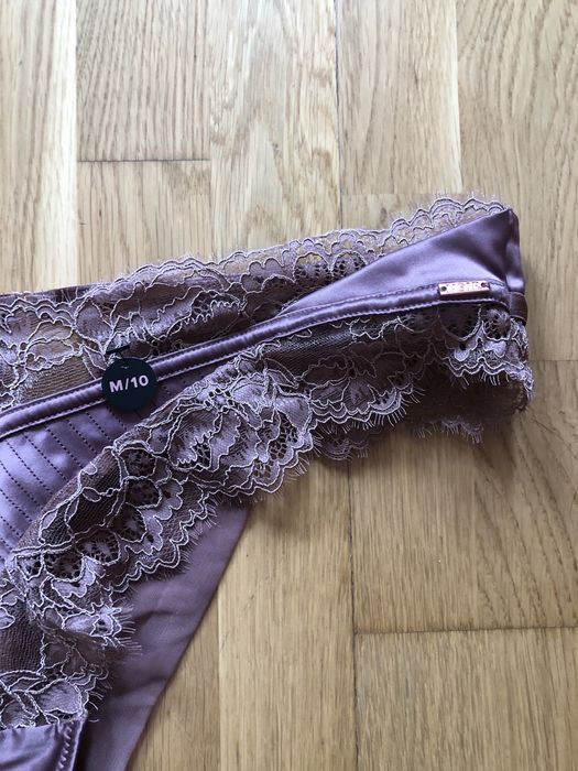 Трусики труси жіночі нові подарунок подарок розмір m/10 білизна белье