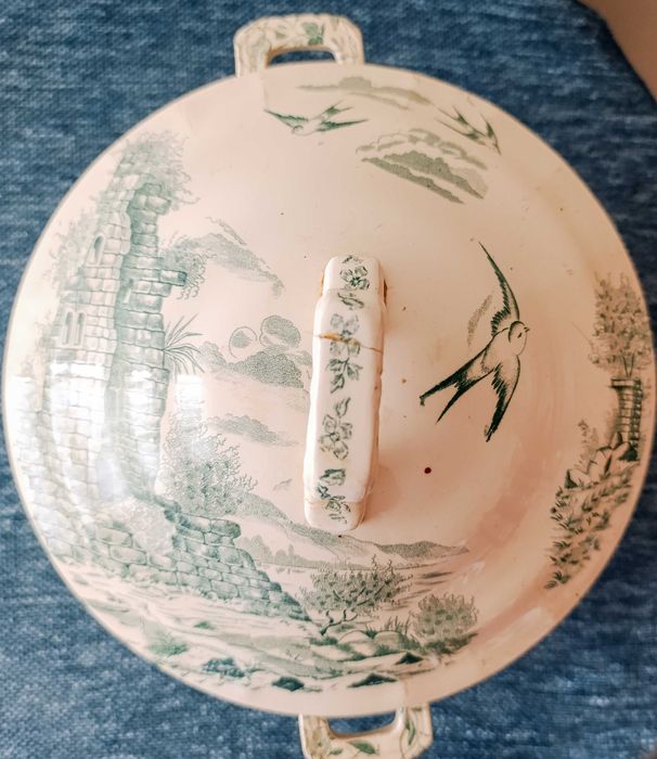 Terrina em Faiança Verde