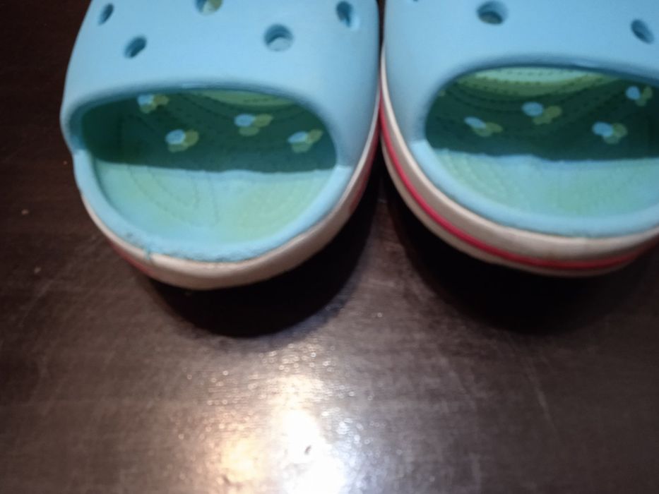 Босоніжки Crocs j2