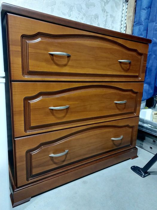 Комод с натурального дерева