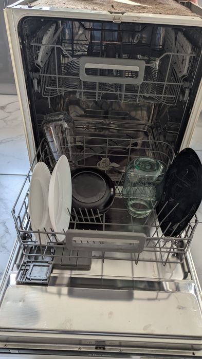 Посудомоечная машина электролюкс