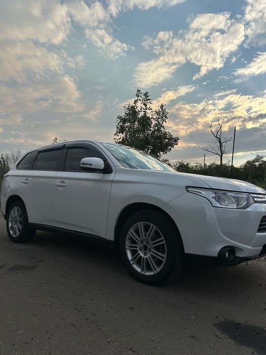 Mitsubishi Outlander 2013