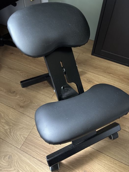 Klęcznik do pracy przy komputerze