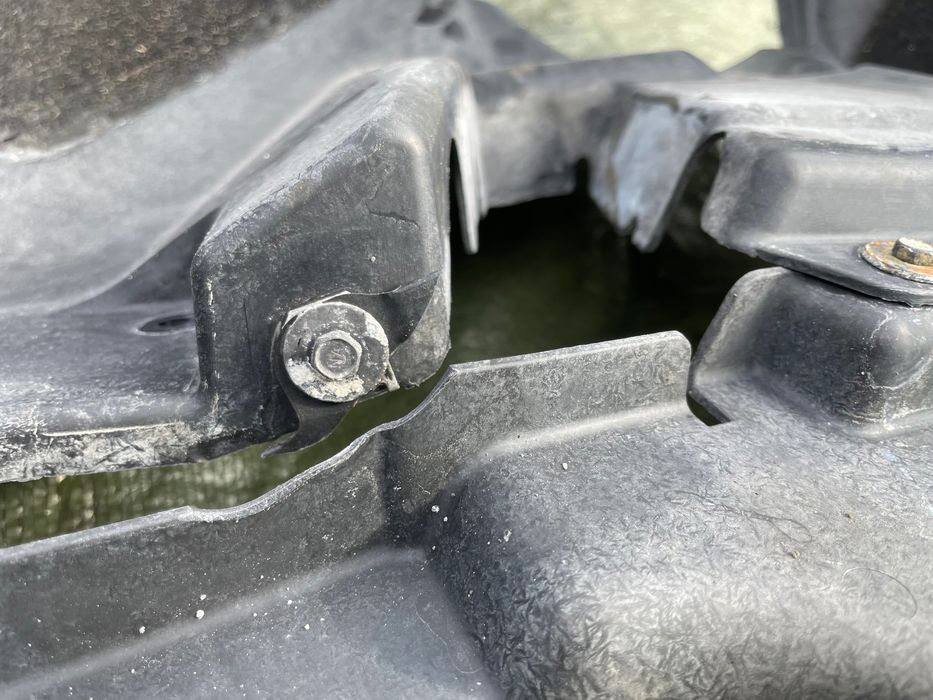 BMW E60 E61 nadkole lewy przód lewe przednie kompletne